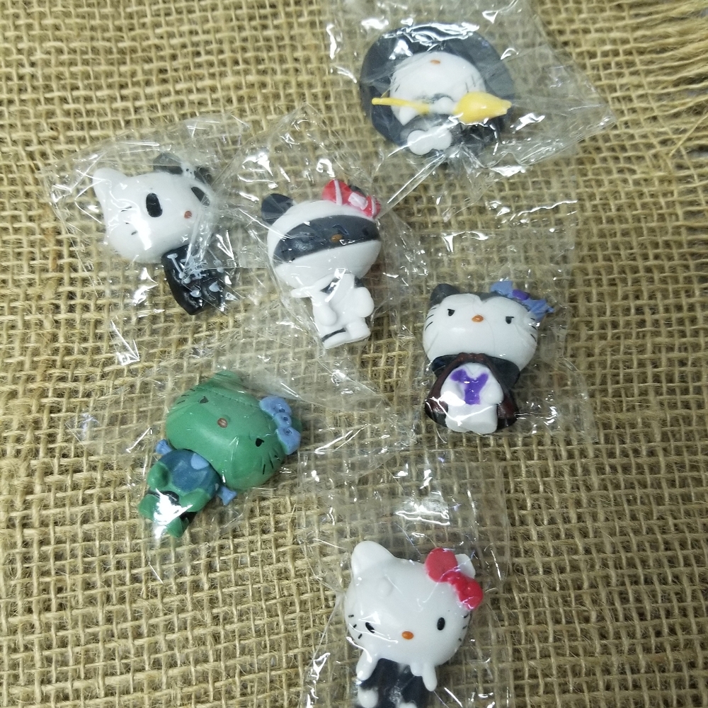 Hello Kitty Halloween mini figures - Picture 3 of 6